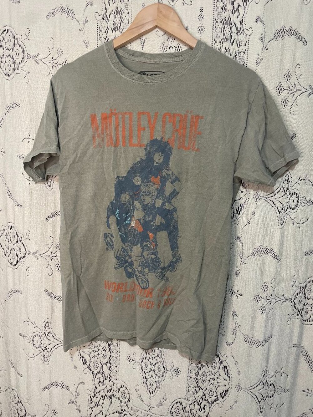 Mötley Crüe World Tour vintage-style 1983 tour